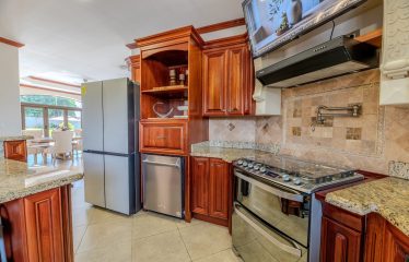 LUXURY PROPERTY WITH SIX BEDROOM, IN PALMARES PEREZ ZELEDON – 0.68 ACRES