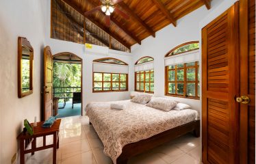 CASA PURA VIDA – MANUEL ANTONIO 3 BEDROOM HOME
