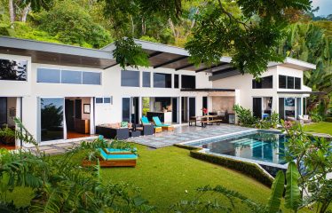 VILLA LUNA PROPERTY WITH THREE BEDROOMS AND SUNSET VIEWS, IN ESCALERAS – 0.66 ACRES