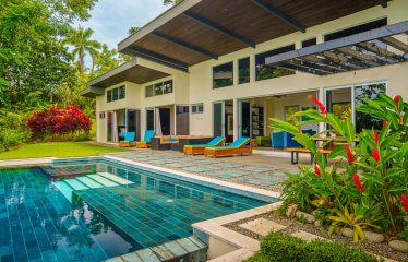 VILLA LUNA PROPERTY WITH THREE BEDROOMS AND SUNSET VIEWS, IN ESCALERAS – 0.66 ACRES