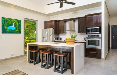 VILLA LUNA PROPERTY WITH THREE BEDROOMS AND SUNSET VIEWS, IN ESCALERAS – 0.66 ACRES