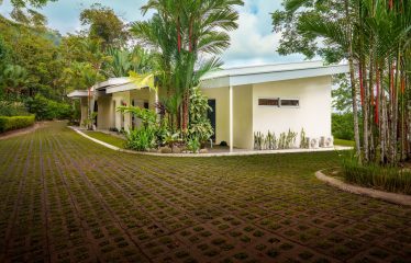 VILLA LUNA PROPERTY WITH THREE BEDROOMS AND SUNSET VIEWS, IN ESCALERAS – 0.66 ACRES