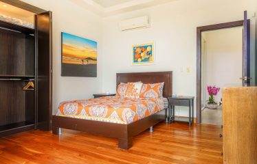 VILLA LUNA PROPERTY WITH THREE BEDROOMS AND SUNSET VIEWS, IN ESCALERAS – 0.66 ACRES