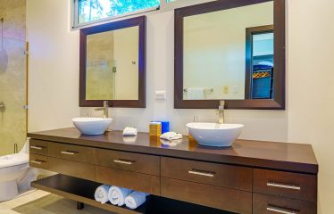 VILLA LUNA PROPERTY WITH THREE BEDROOMS AND SUNSET VIEWS, IN ESCALERAS – 0.66 ACRES