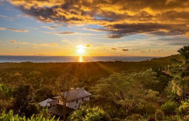 VILLA CIELO AZUL LUXURY PROPERTY WITH SIX BEDROOMS AND OCEAN VIEWS, IN JARDINES DEL MORETE UVITA – 0.55 ACRES