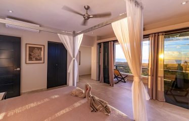 VILLA CIELO AZUL LUXURY PROPERTY WITH SIX BEDROOMS AND OCEAN VIEWS, IN JARDINES DEL MORETE UVITA – 0.55 ACRES