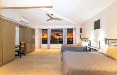 VILLA CIELO AZUL LUXURY PROPERTY WITH SIX BEDROOMS AND OCEAN VIEWS, IN JARDINES DEL MORETE UVITA – 0.55 ACRES