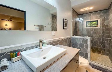 VILLA CIELO AZUL LUXURY PROPERTY WITH SIX BEDROOMS AND OCEAN VIEWS, IN JARDINES DEL MORETE UVITA – 0.55 ACRES