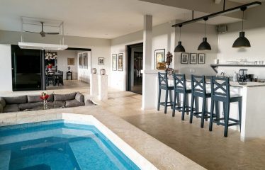 VILLA CIELO AZUL LUXURY PROPERTY WITH SIX BEDROOMS AND OCEAN VIEWS, IN JARDINES DEL MORETE UVITA – 0.55 ACRES