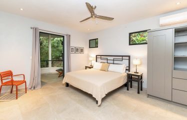 VILLA CIELO AZUL LUXURY PROPERTY WITH SIX BEDROOMS AND OCEAN VIEWS, IN JARDINES DEL MORETE UVITA – 0.55 ACRES