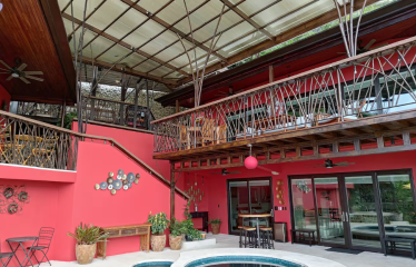 VILLA JARDIN PROPERTY WITH FIVE BEDROOM AND OCEAN VIEWS, IN MANUEL ANTONIO – 0.24 ACRES