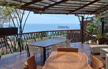 VILLA JARDIN PROPERTY WITH FIVE BEDROOM AND OCEAN VIEWS, IN MANUEL ANTONIO – 0.24 ACRES
