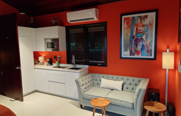 VILLA JARDIN PROPERTY WITH FIVE BEDROOM AND OCEAN VIEWS, IN MANUEL ANTONIO – 0.24 ACRES