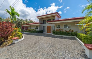 CASA HORIZON BLUE PROPERTY WITH THREE BEDROOM AND OCEAN VIEWS, IN OJOCHAL – 0.25 ACRES