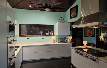 VILLA JARDIN PROPERTY WITH FIVE BEDROOM AND OCEAN VIEWS, IN MANUEL ANTONIO – 0.24 ACRES