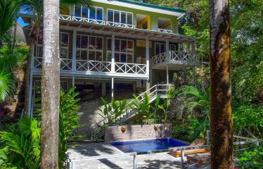 CASA AMABLE PROPERTY WITH THREE BEDROOM, IN MANUEL ANTONIO – 0.27 ACRES