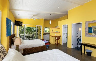 CASA AMABLE PROPERTY WITH THREE BEDROOM, IN MANUEL ANTONIO – 0.27 ACRES