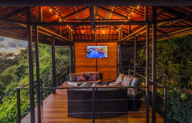 PROPERTY WITH THREE BEDROOM WITH BALCONY AND PANORAMIC VIEWS OF THE OCEAN AND SUNRISE, IN DOMINICAL AYACUCHO – 0.3 ACRES