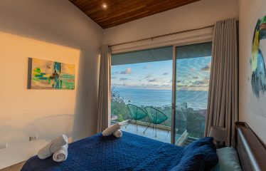 PROPERTY WITH THREE BEDROOM WITH BALCONY AND PANORAMIC VIEWS OF THE OCEAN AND SUNRISE, IN DOMINICAL AYACUCHO – 0.3 ACRES