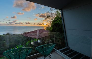 PROPERTY WITH THREE BEDROOM WITH BALCONY AND PANORAMIC VIEWS OF THE OCEAN AND SUNRISE, IN DOMINICAL AYACUCHO – 0.3 ACRES