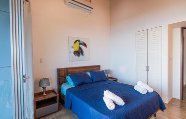 PROPERTY WITH THREE BEDROOM WITH BALCONY AND PANORAMIC VIEWS OF THE OCEAN AND SUNRISE, IN DOMINICAL AYACUCHO – 0.3 ACRES