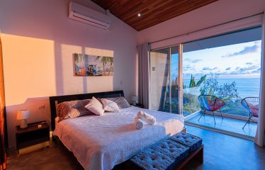 PROPERTY WITH THREE BEDROOM WITH BALCONY AND PANORAMIC VIEWS OF THE OCEAN AND SUNRISE, IN DOMINICAL AYACUCHO – 0.3 ACRES