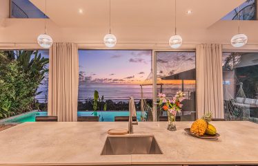 PROPERTY WITH THREE BEDROOM WITH BALCONY AND PANORAMIC VIEWS OF THE OCEAN AND SUNRISE, IN DOMINICAL AYACUCHO – 0.3 ACRES