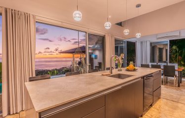 PROPERTY WITH THREE BEDROOM WITH BALCONY AND PANORAMIC VIEWS OF THE OCEAN AND SUNRISE, IN DOMINICAL AYACUCHO – 0.3 ACRES