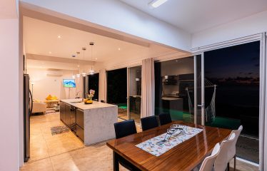 PROPERTY WITH THREE BEDROOM WITH BALCONY AND PANORAMIC VIEWS OF THE OCEAN AND SUNRISE, IN DOMINICAL AYACUCHO – 0.3 ACRES