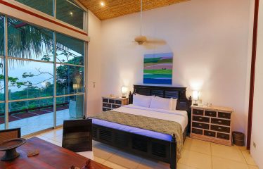 CASA FANTASTICA PROPERTY WITH TEN BEDROOMS AND OCEAN VIEWS, IN MANUEL ANTONIO – 1.3 ACRES