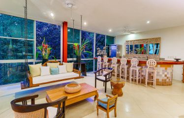 CASA FANTASTICA PROPERTY WITH TEN BEDROOMS AND OCEAN VIEWS, IN MANUEL ANTONIO – 1.3 ACRES