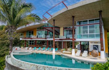CASA FANTASTICA PROPERTY WITH TEN BEDROOMS AND OCEAN VIEWS, IN MANUEL ANTONIO – 1.3 ACRES