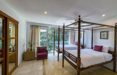 CASA FANTASTICA PROPERTY WITH TEN BEDROOMS AND OCEAN VIEWS, IN MANUEL ANTONIO – 1.3 ACRES