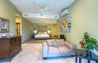 CASA FANTASTICA PROPERTY WITH TEN BEDROOMS AND OCEAN VIEWS, IN MANUEL ANTONIO – 1.3 ACRES