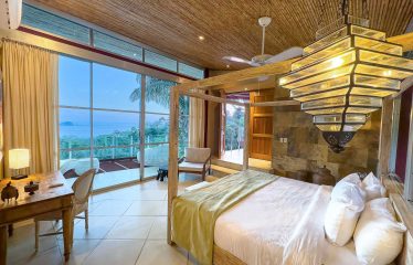 CASA FANTASTICA PROPERTY WITH TEN BEDROOMS AND OCEAN VIEWS, IN MANUEL ANTONIO – 1.3 ACRES
