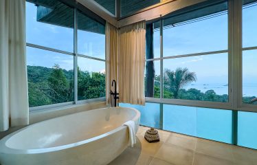 CASA FANTASTICA PROPERTY WITH TEN BEDROOMS AND OCEAN VIEWS, IN MANUEL ANTONIO – 1.3 ACRES