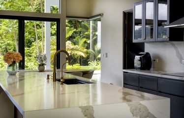 MOUNTAIN PROPERTY WITH THREE BEDROOMS, IN PORTALON – 3.79 ACRES