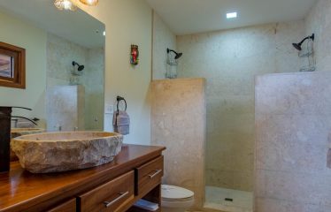 JUNGLE PROPERTY WITH FIVE BEDROOM AND OCEAN VIEWS, IN ESCALERAS – 0.84 ACRES