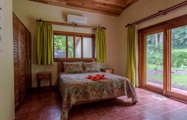 JUNGLE PROPERTY WITH FIVE BEDROOM AND OCEAN VIEWS, IN ESCALERAS – 0.84 ACRES