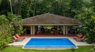 JUNGLE PROPERTY WITH FIVE BEDROOM AND OCEAN VIEWS, IN ESCALERAS – 0.84 ACRES
