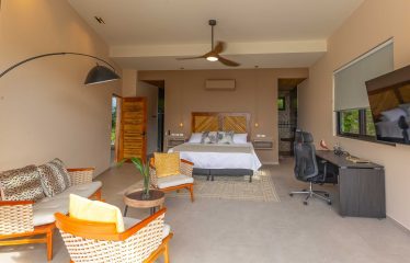 LUXURY VILLA PROPERTY WITH FIVE BEDROOM IN A GATED COMMUNITY, NEAR TO THE MARINA IN QUEPOS – 2.22 ACRES