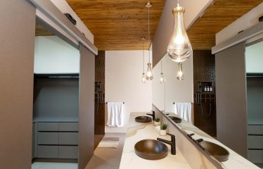 LUXURY VILLA PROPERTY WITH FIVE BEDROOM IN A GATED COMMUNITY, NEAR TO THE MARINA IN QUEPOS – 2.22 ACRES