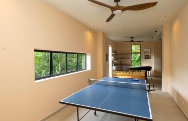 LUXURY VILLA PROPERTY WITH FIVE BEDROOM IN A GATED COMMUNITY, NEAR TO THE MARINA IN QUEPOS – 2.22 ACRES