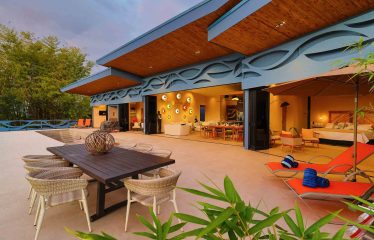 LUXURY VILLA PROPERTY WITH FIVE BEDROOM IN A GATED COMMUNITY, NEAR TO THE MARINA IN QUEPOS – 2.22 ACRES