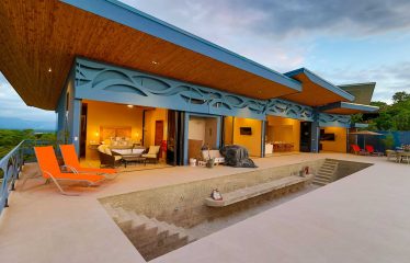 LUXURY VILLA PROPERTY WITH FIVE BEDROOM IN A GATED COMMUNITY, NEAR TO THE MARINA IN QUEPOS – 2.22 ACRES