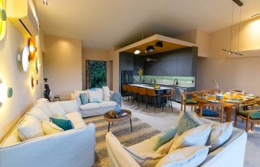 LUXURY VILLA PROPERTY WITH FIVE BEDROOM IN A GATED COMMUNITY, NEAR TO THE MARINA IN QUEPOS – 2.22 ACRES