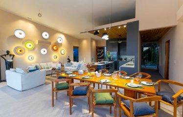 LUXURY VILLA PROPERTY WITH FIVE BEDROOM IN A GATED COMMUNITY, NEAR TO THE MARINA IN QUEPOS – 2.22 ACRES