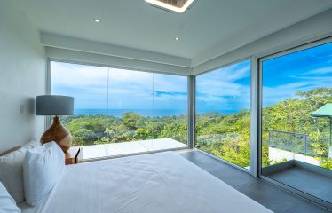 LUXURY PROPERTY WITH FOUR BEDROOM, AND PANORAMIC VIEWS OF THE OCEAN, IN PLAYA HERMOSA – 0.72 ACRES