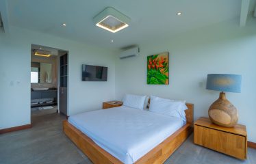 LUXURY PROPERTY WITH FOUR BEDROOM, AND PANORAMIC VIEWS OF THE OCEAN, IN PLAYA HERMOSA – 0.72 ACRES