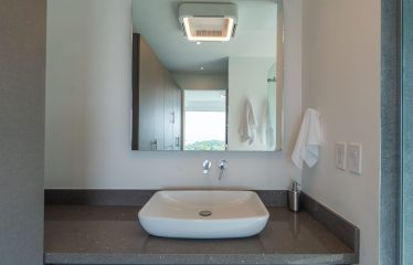 LUXURY PROPERTY WITH FOUR BEDROOM, AND PANORAMIC VIEWS OF THE OCEAN, IN PLAYA HERMOSA – 0.72 ACRES